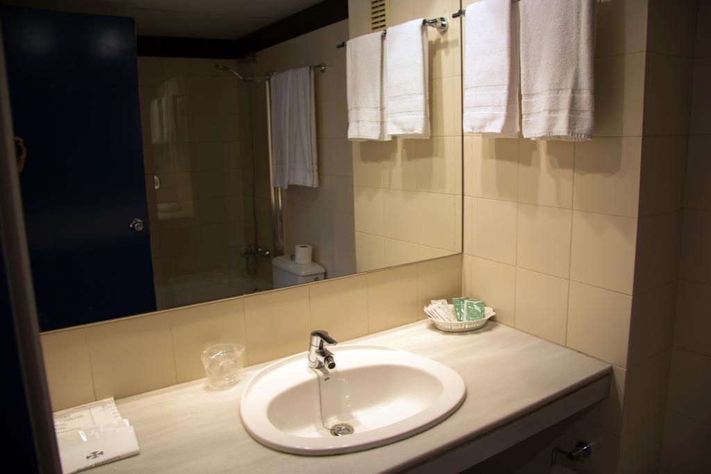 Apartamentos Descartes バルセロナ エクステリア 写真