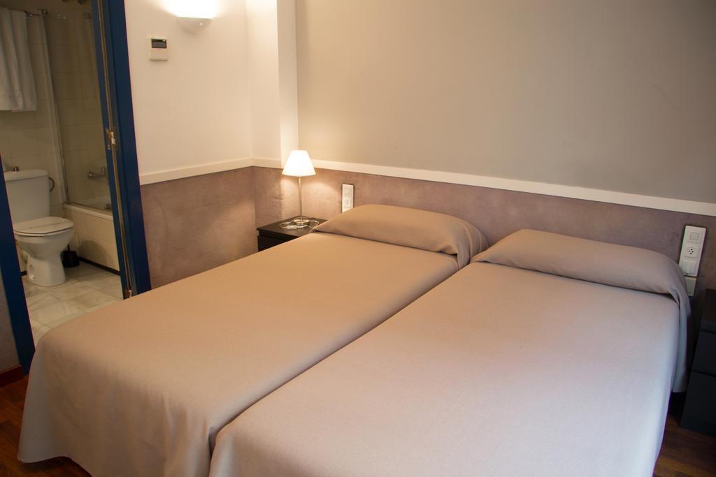 Apartamentos Descartes バルセロナ エクステリア 写真