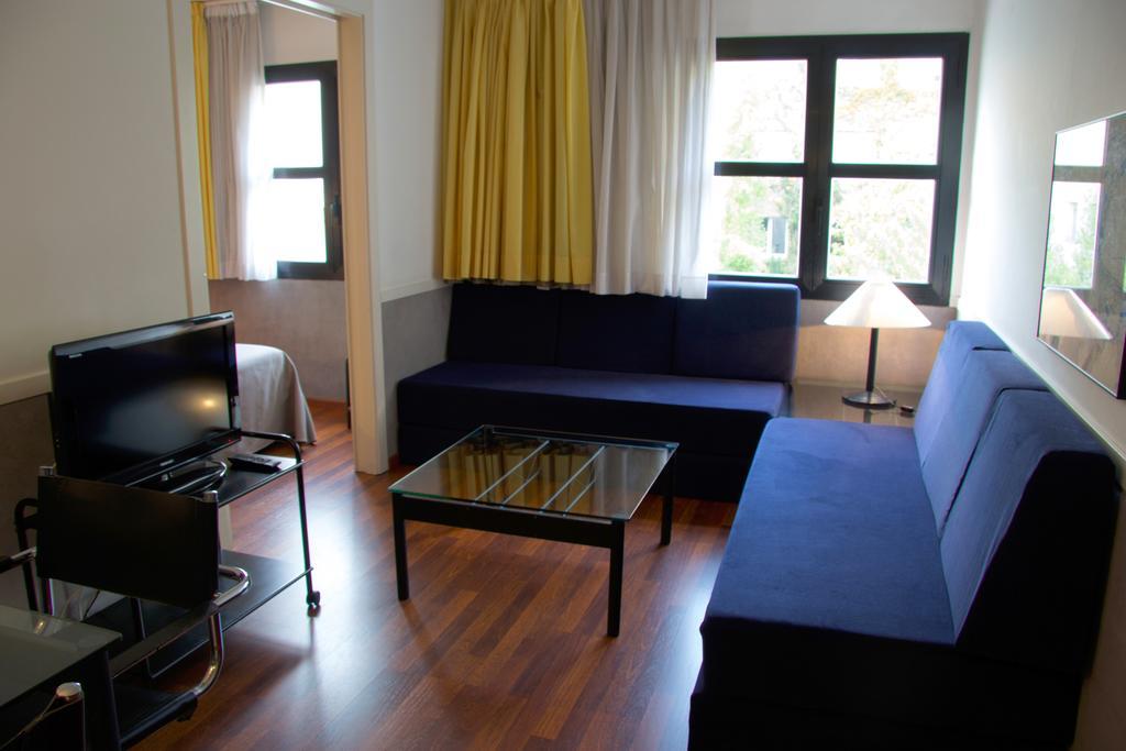 Apartamentos Descartes バルセロナ エクステリア 写真
