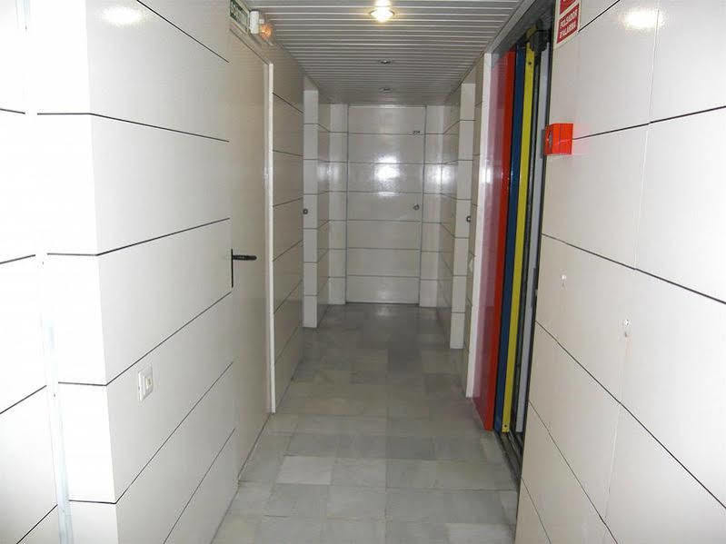 Apartamentos Descartes バルセロナ エクステリア 写真