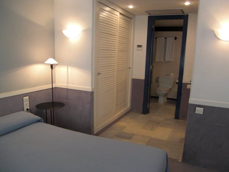 Apartamentos Descartes バルセロナ エクステリア 写真