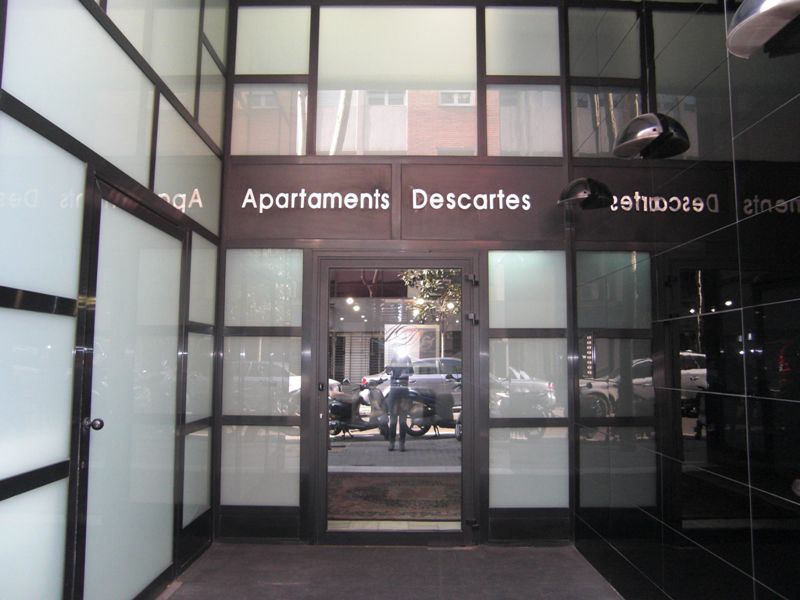 Apartamentos Descartes バルセロナ エクステリア 写真